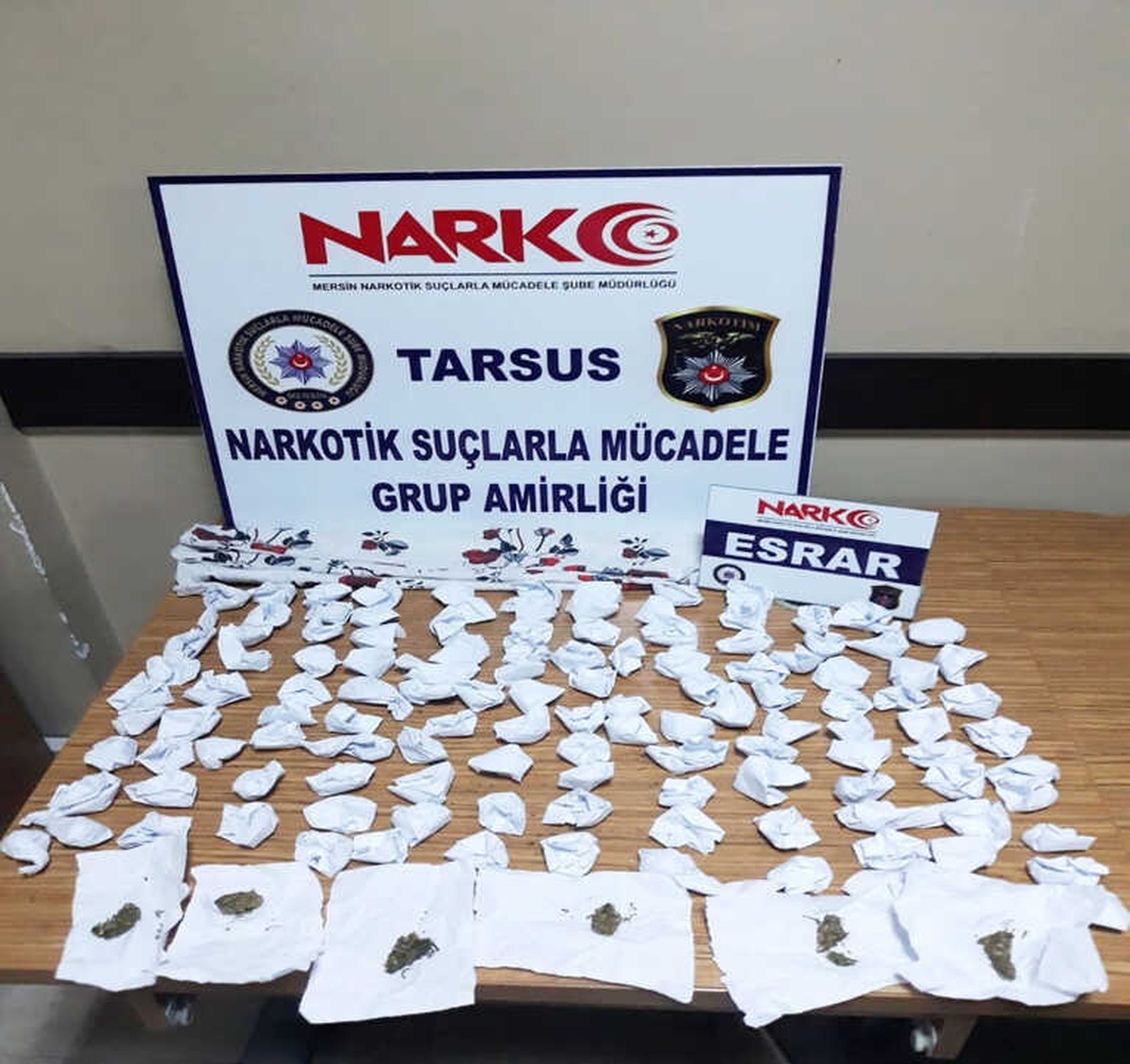 Tarsus\'ta Uyuşturucu Operasyonunda 16 Tutuklama