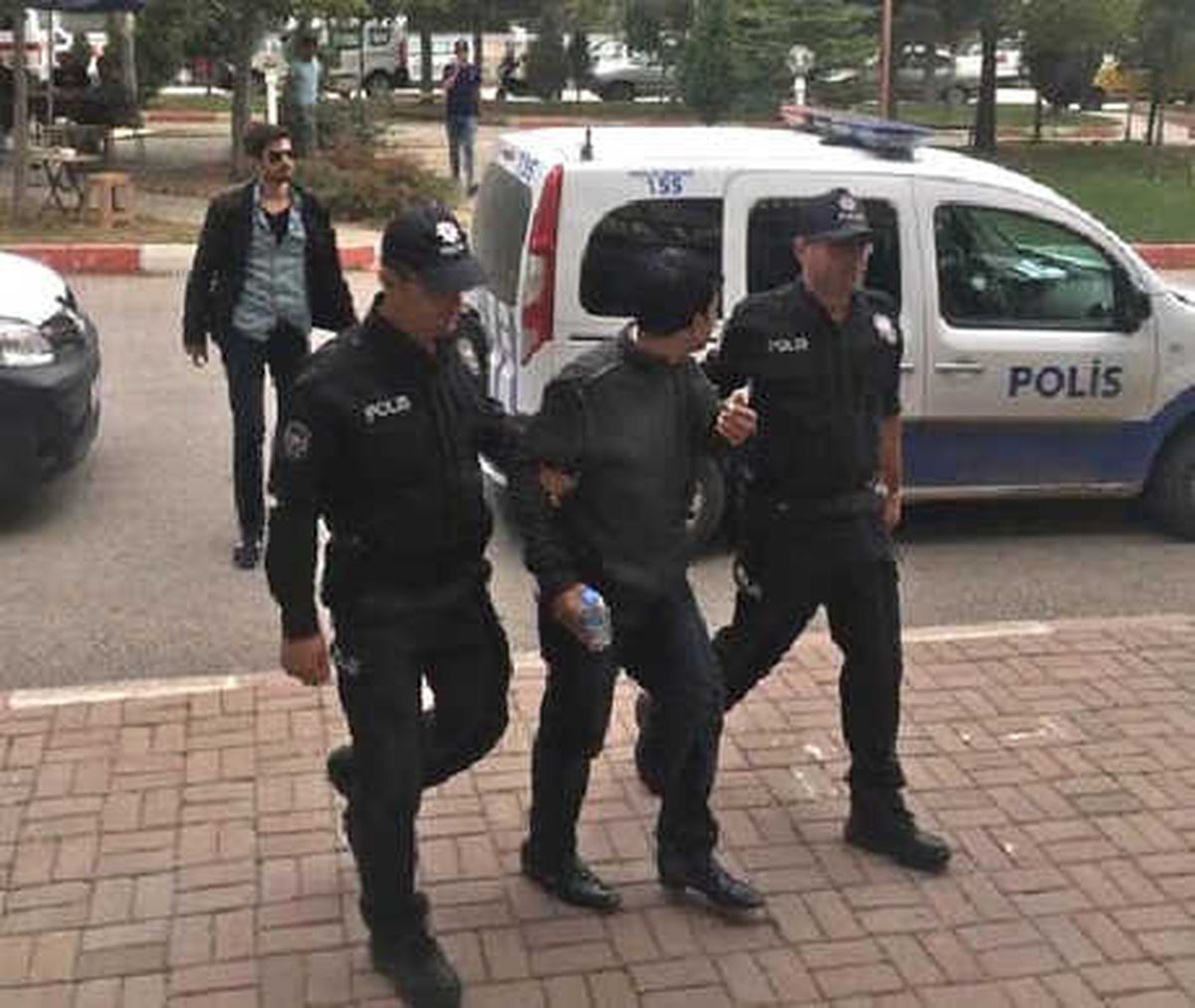 Tırnakçılık Şüphelisi İranlı Çiftten Koca Tutuklandı