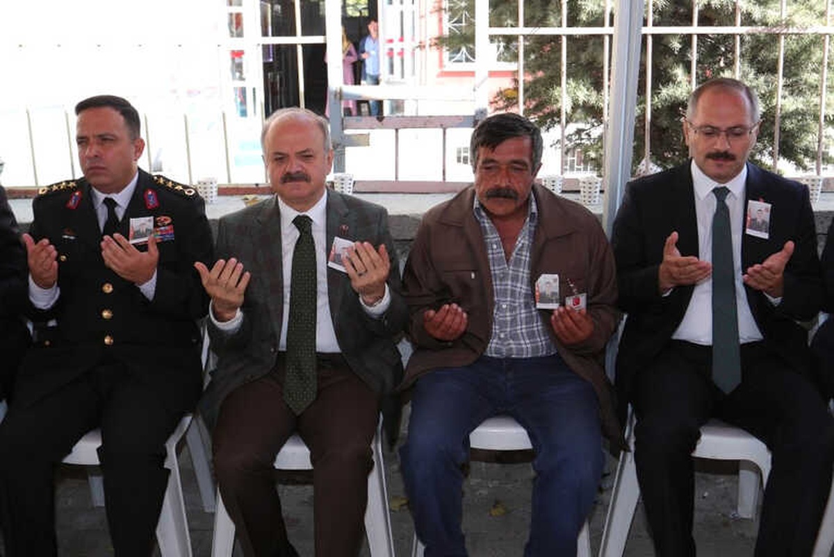 Vali Çakacak, Şehit Gök\'ün Ailesine Taziye Ziyaretinde Bulundu