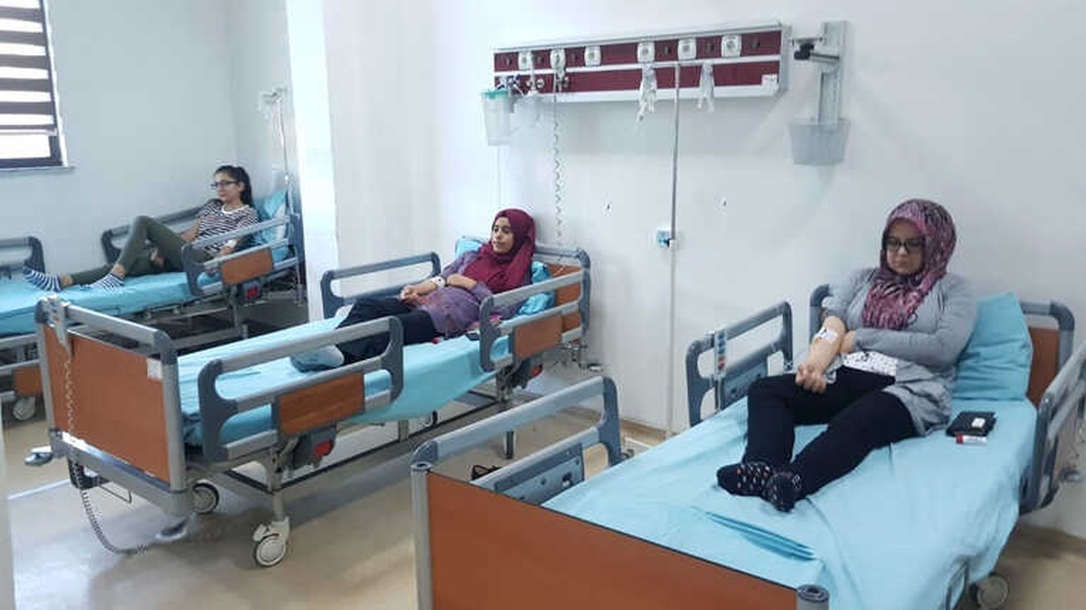 Adıyaman\'da 21 Öğrenci Yemekten Zehirlendi