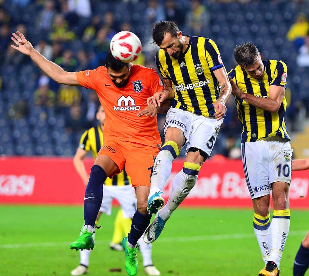 Başakşehir, Fenerbahçe Deplasmanında Puan Peşinde