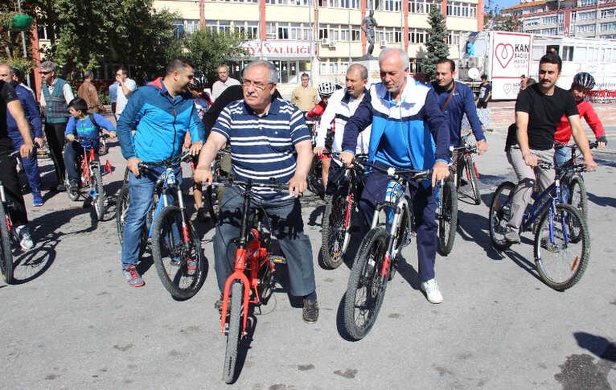 Başkan Kamil Saraçoğlu: "Sağlıklı Bir Yaşam İçin Mutlaka Bisiklete Binin"