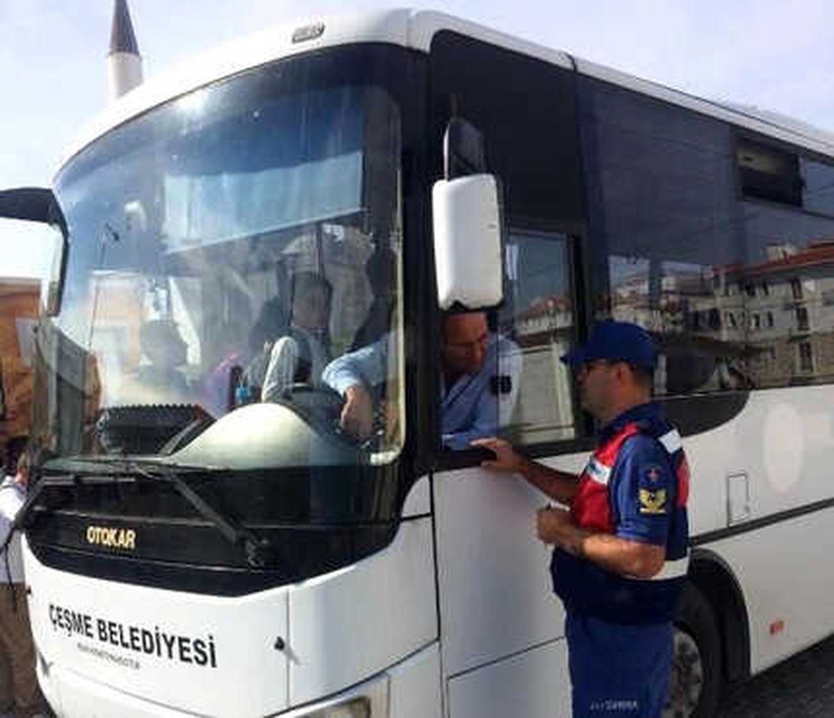 Çeşme\'de Jandarma Trafik Ekipleri Denetimlerini Arttırdı