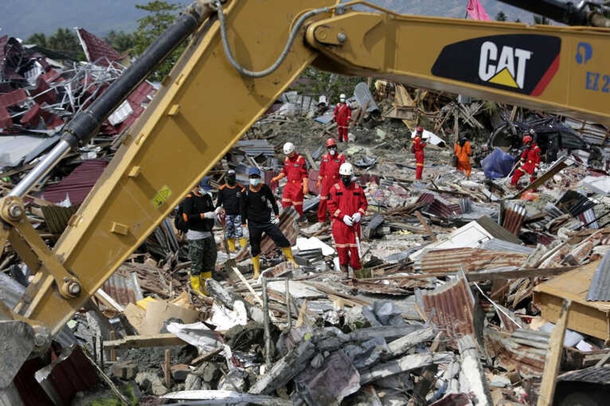Endonezya\'da Deprem ve Tsunamiden Ölenlerin Sayısı Bin 649 Yükseldi