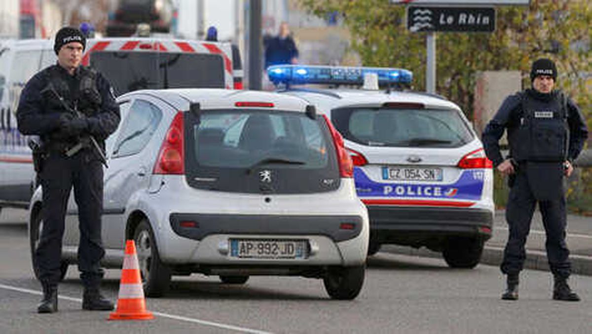 Fransa Sınır Kontrollerini Uzatıyor