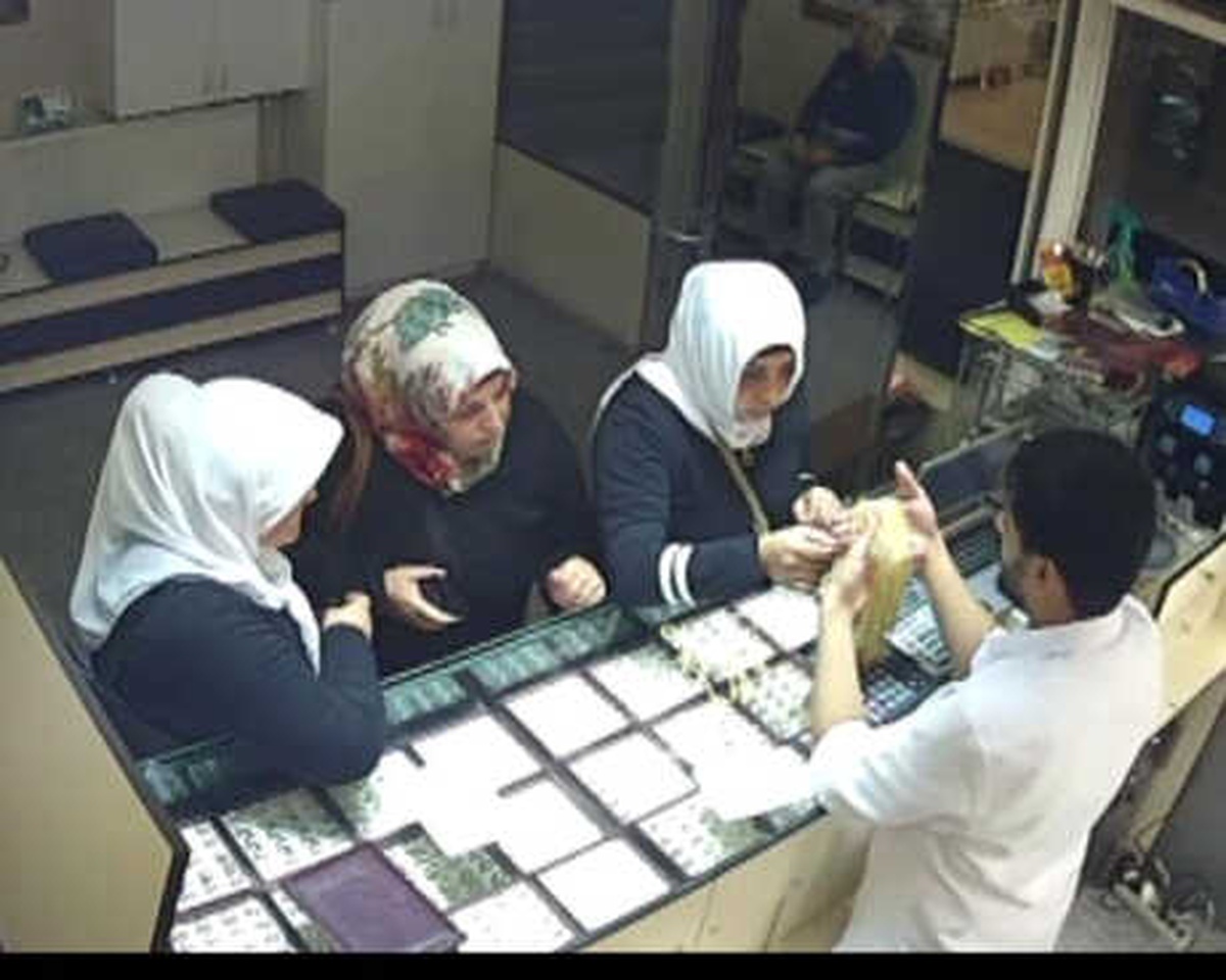 Kuyumcudan Hırsızlık Şüphelisi Kadınlar Tutuklandı
