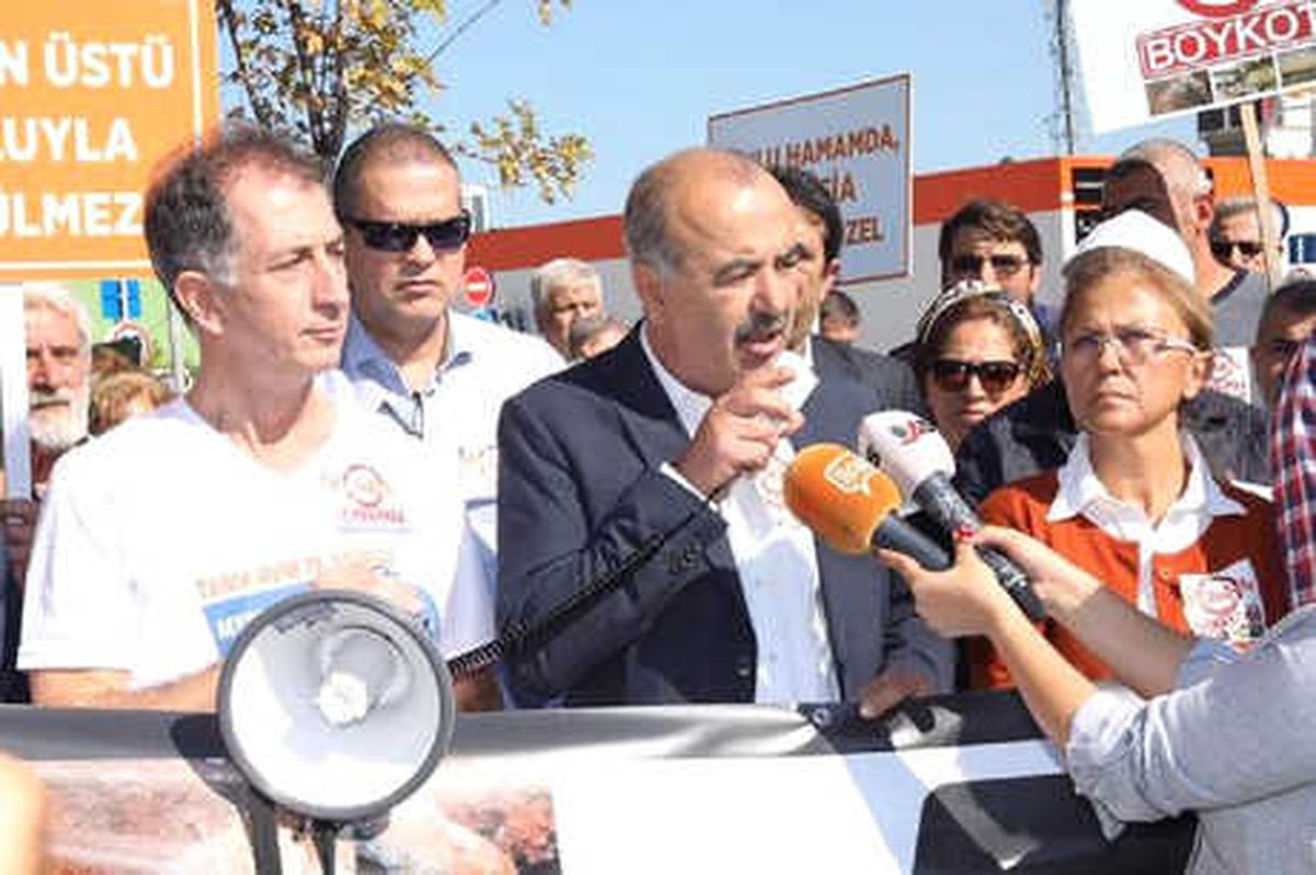 Myrleia Antik Kenti Üzerinde Avm Açmaya Hazırlanan Şirkete Protesto