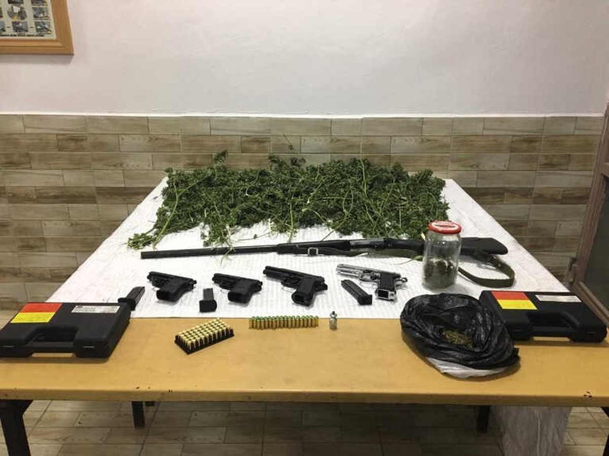Narkotik Köpeği \'Rüzgar\' ile Uyuşturucu Operasyonu: 2 Gözaltı