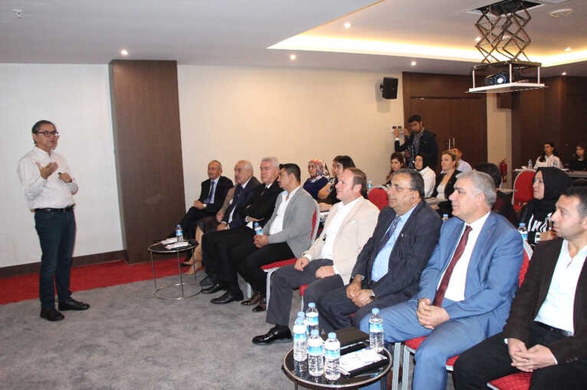 Öz İplik - İş Sendikası\'ndan Eğitim Semineri