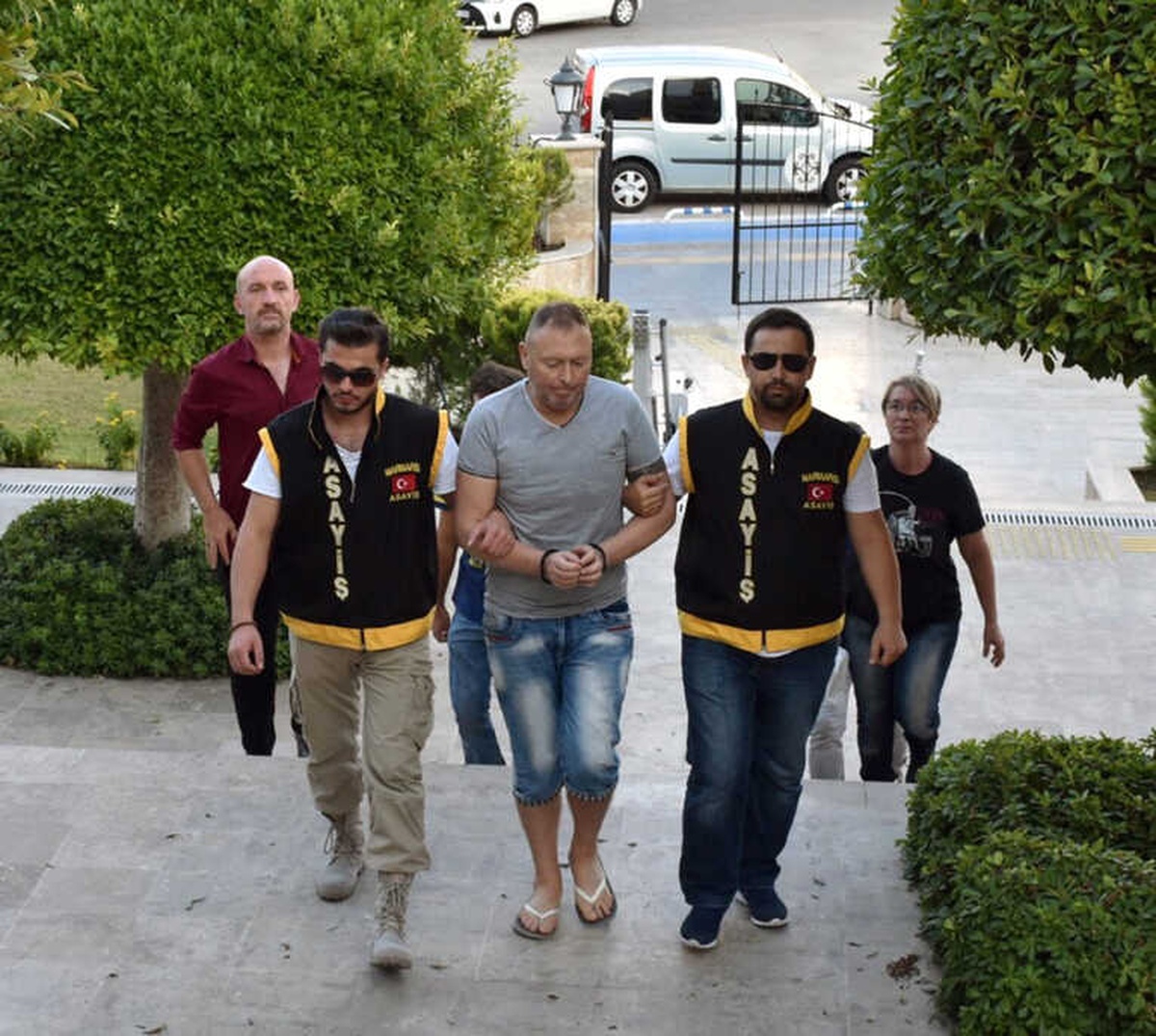 Pırlanta Yüzük Yutan İrlandalı Serbest Bırakıldı