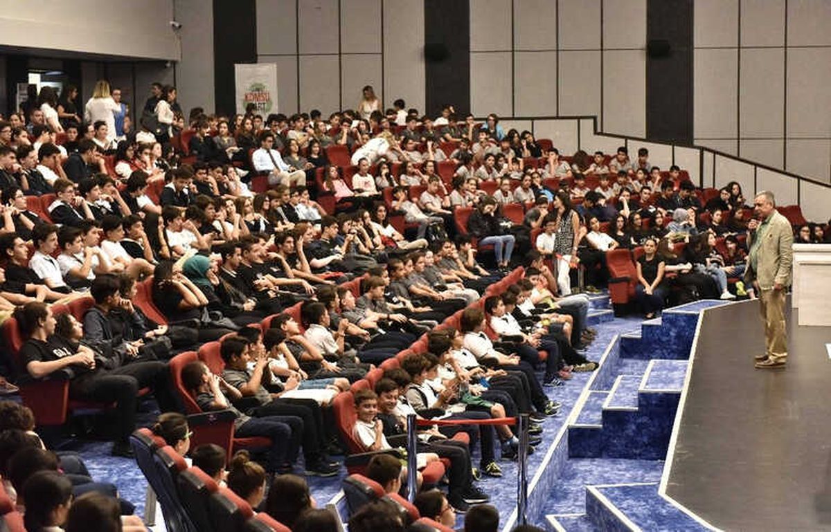 Plastik Okyanus Muratpaşa\'da Gösterildi