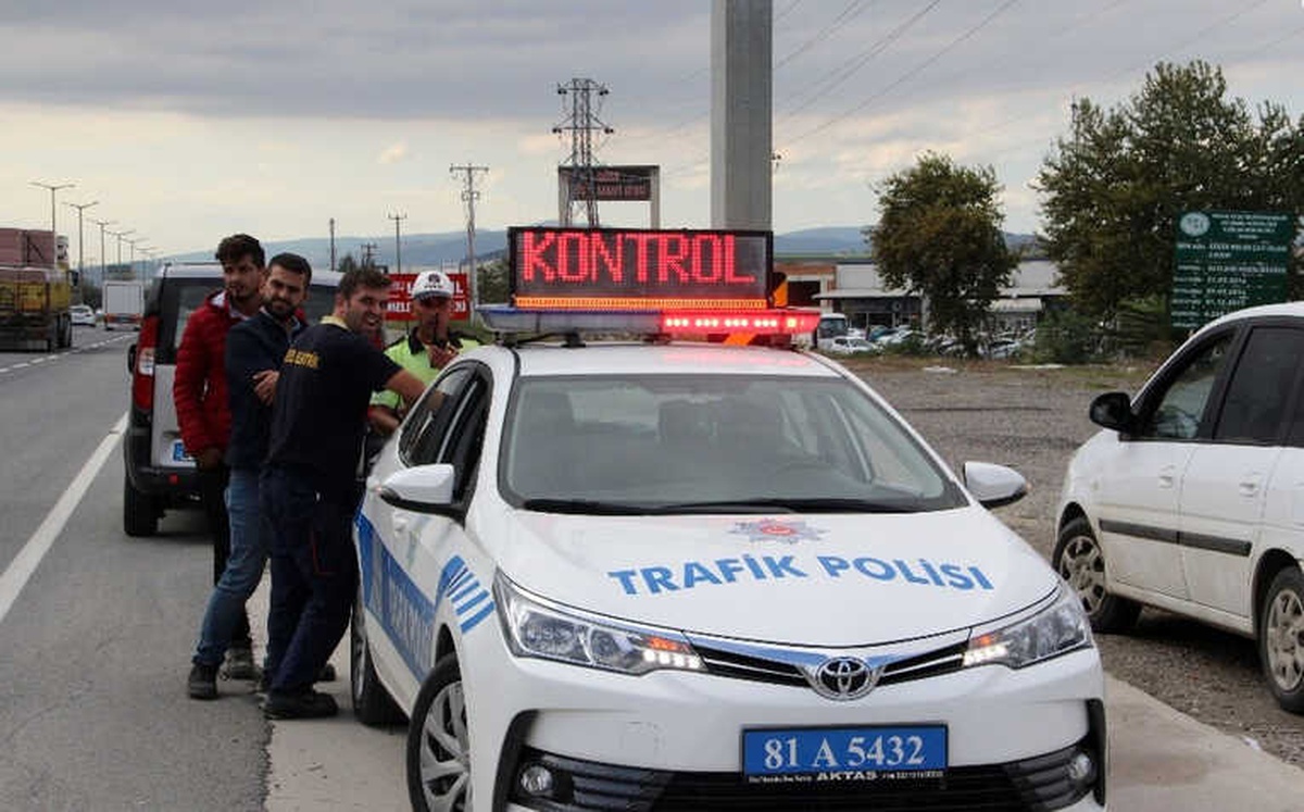 Trafik Uygulamasında Drone Gören Teyzeden Güldüren Tepki Açıklaması