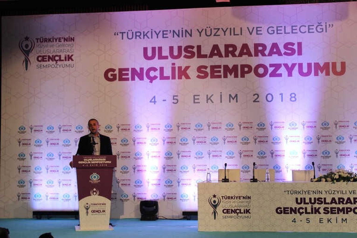Türkiye\'nin Yüzyılı ve Geleceği Uluslararası Gençlik Sempozyumu Sona Erdi