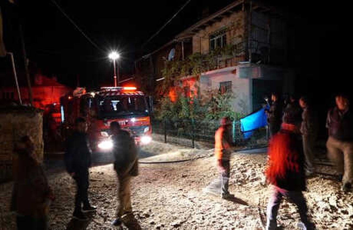 Yaşlı Çift Çıkan Yangında Evde Mahsur Kaldı: 1 Ölü, 1 Yaralı
