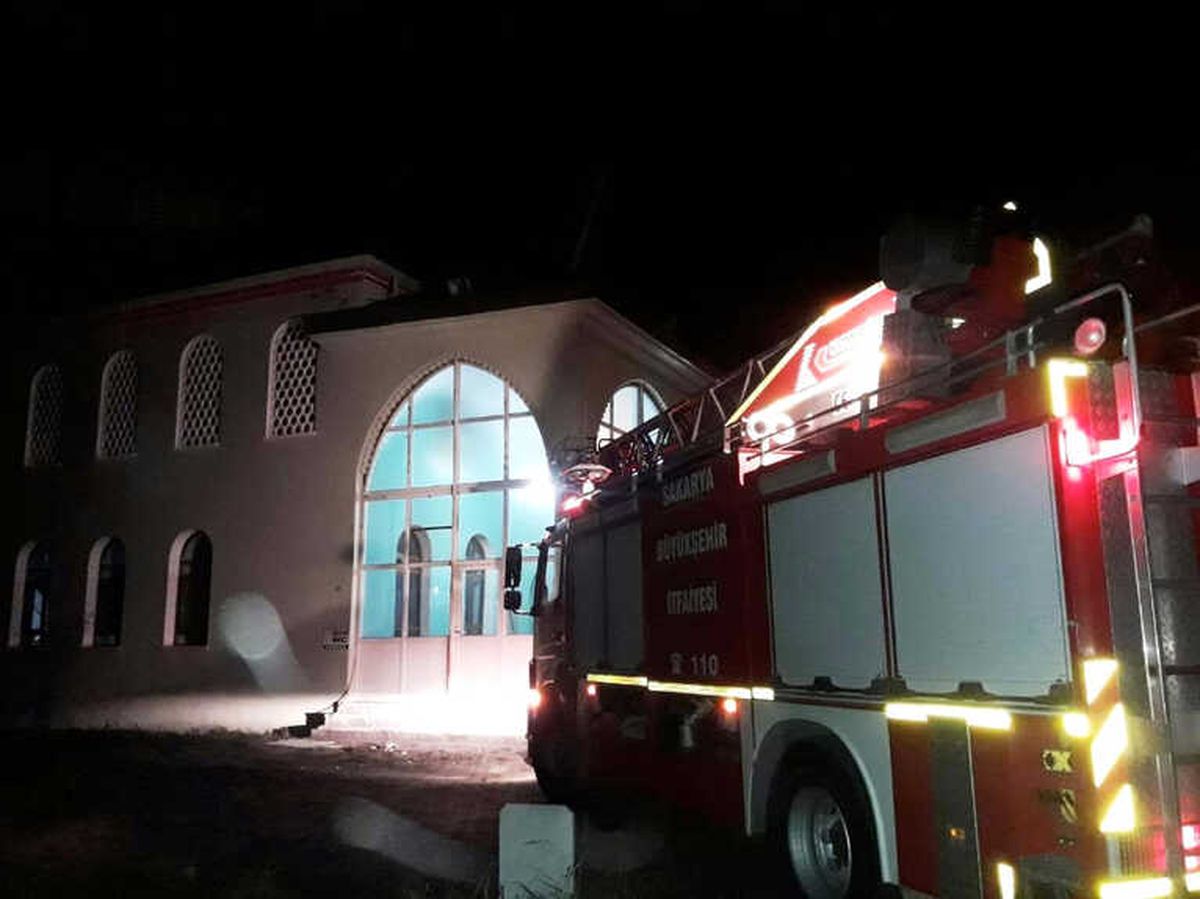 Yükseklik Korkusu Olan İmam Kubbede Mahsur Kaldı