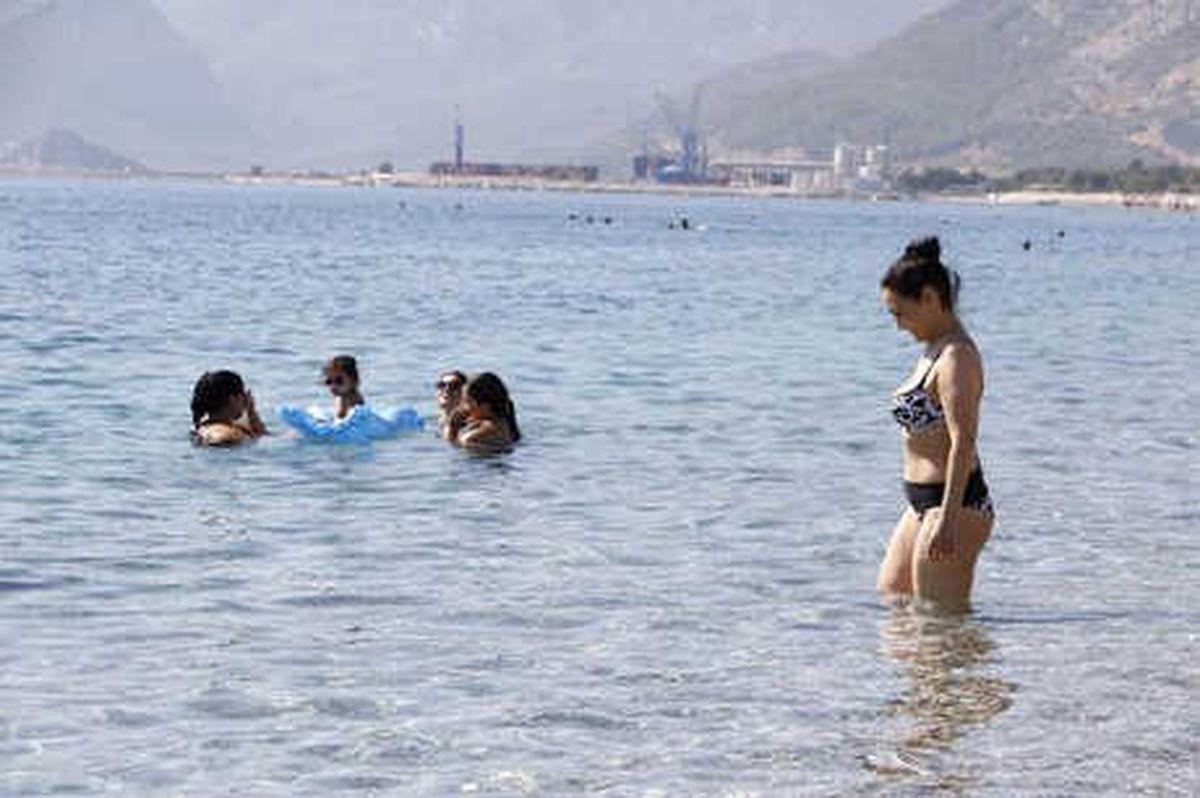 Antalya\'da Yaz Bitmiyor