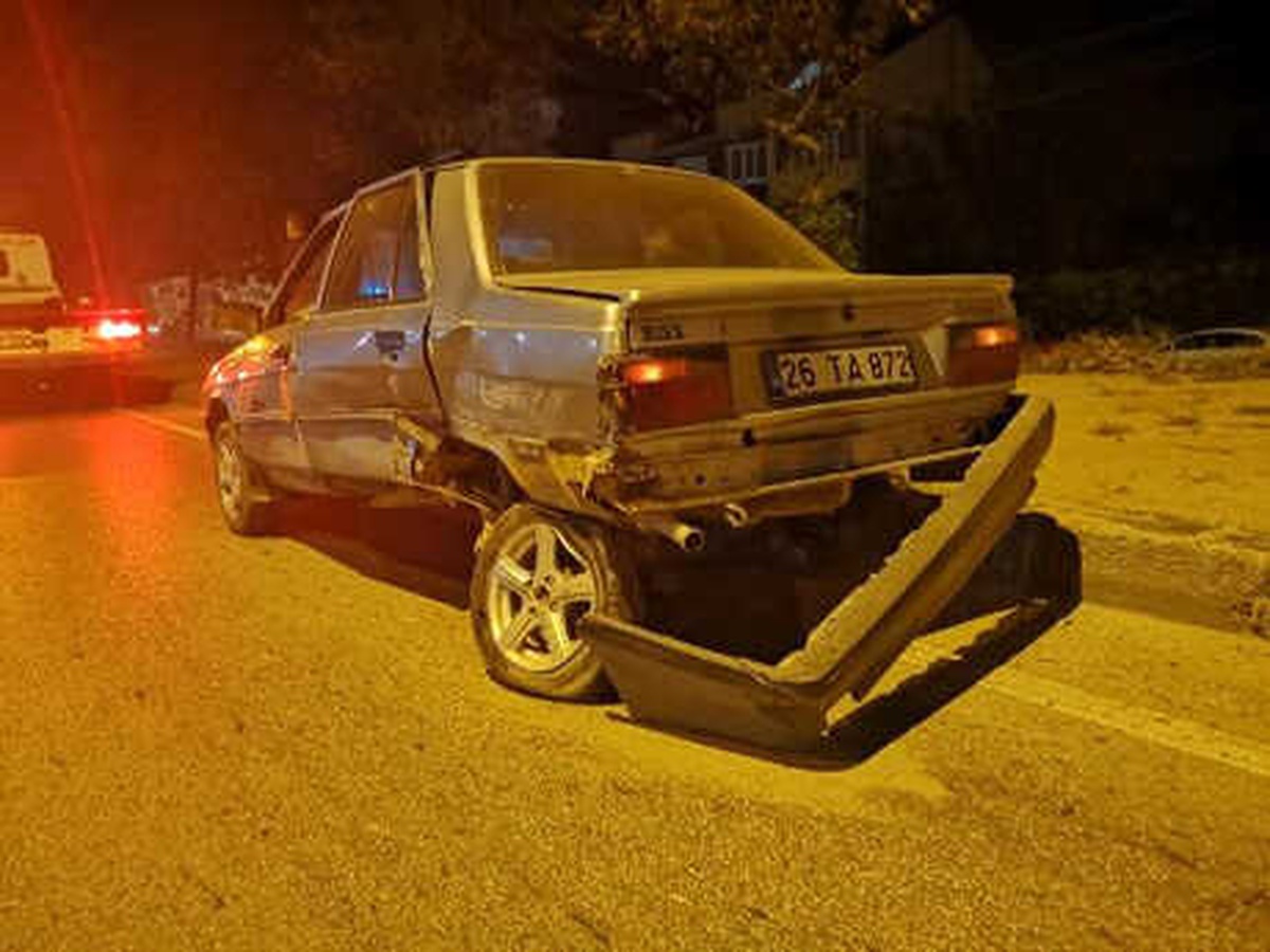 Arızalı Aracını İterken Otomobilin Çarptığı Sürücü Ağır Yaralandı