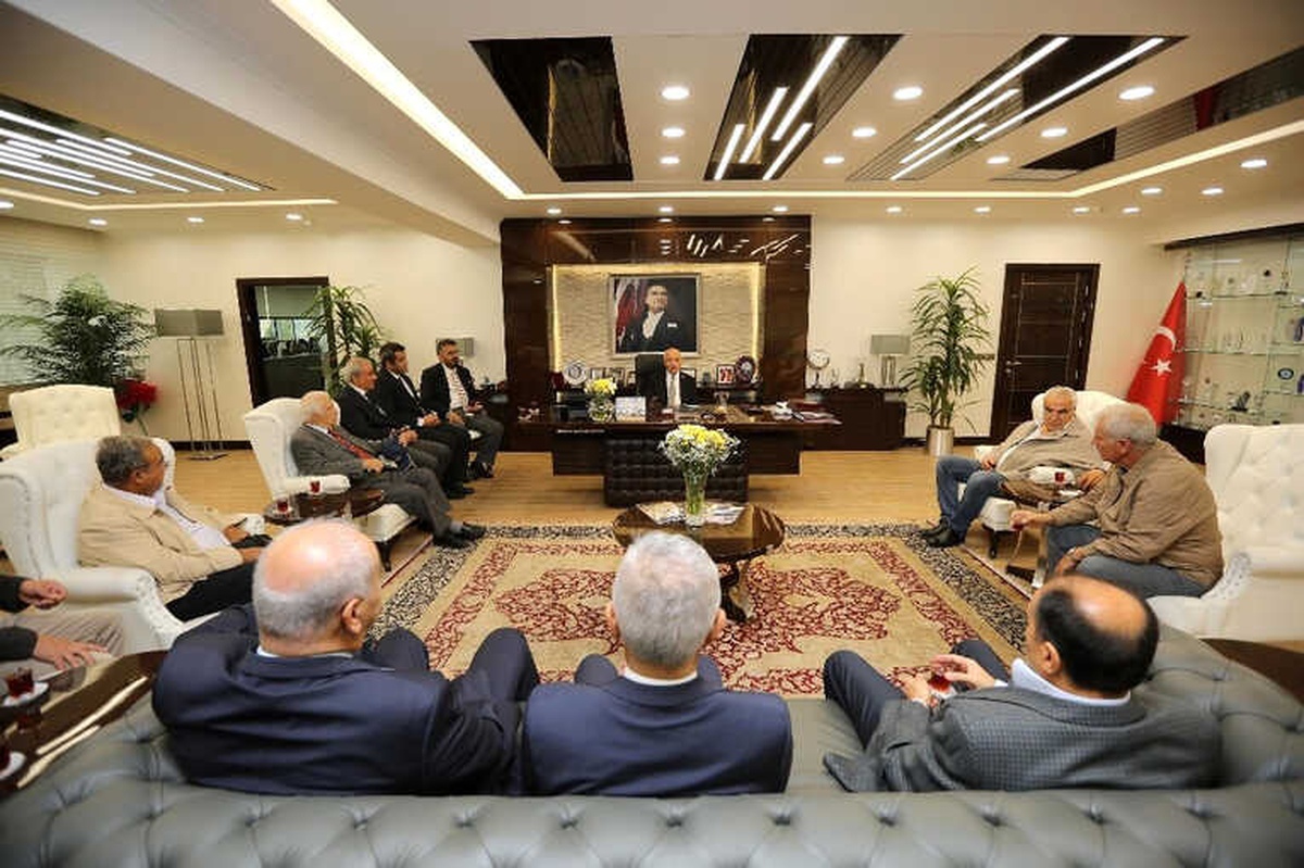 Başkan Yaşar\'a Hemşerilerinden Ziyaret