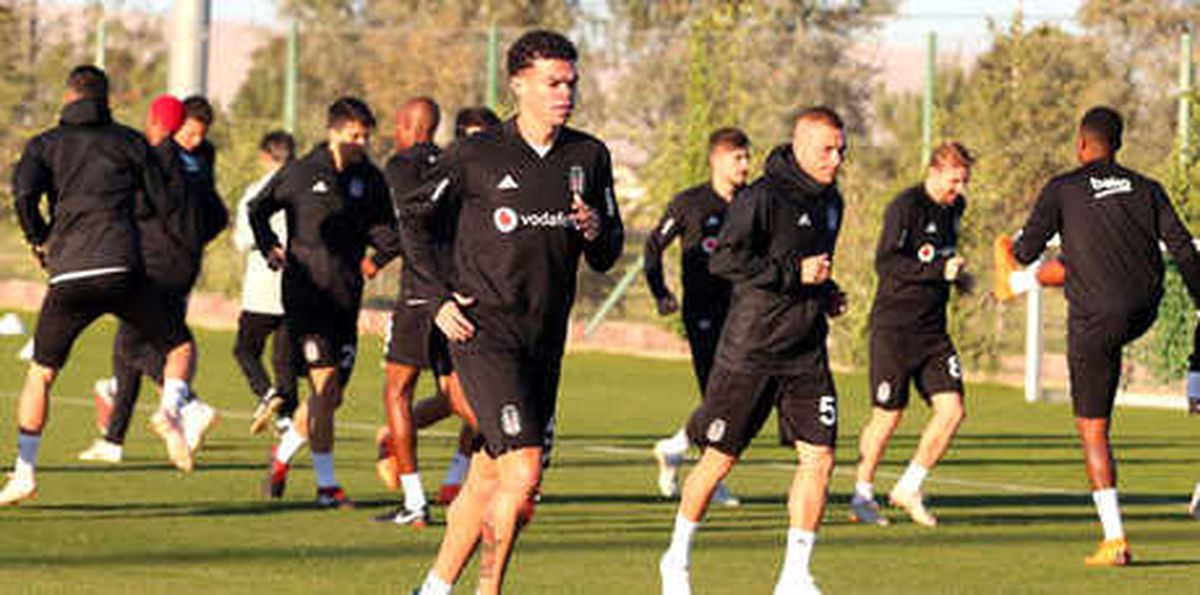 Beşiktaş Kampa Girdi!