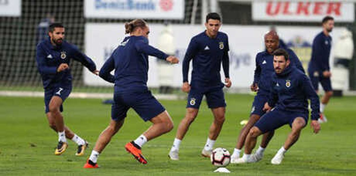 Fenerbahçe, Medipol Başakşehir\'e Hazır