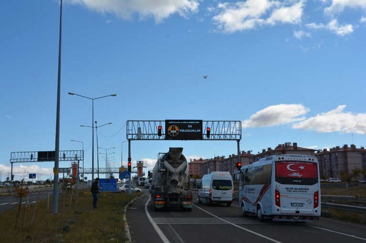 Kars\'ta Droneli Trafik Uygulaması