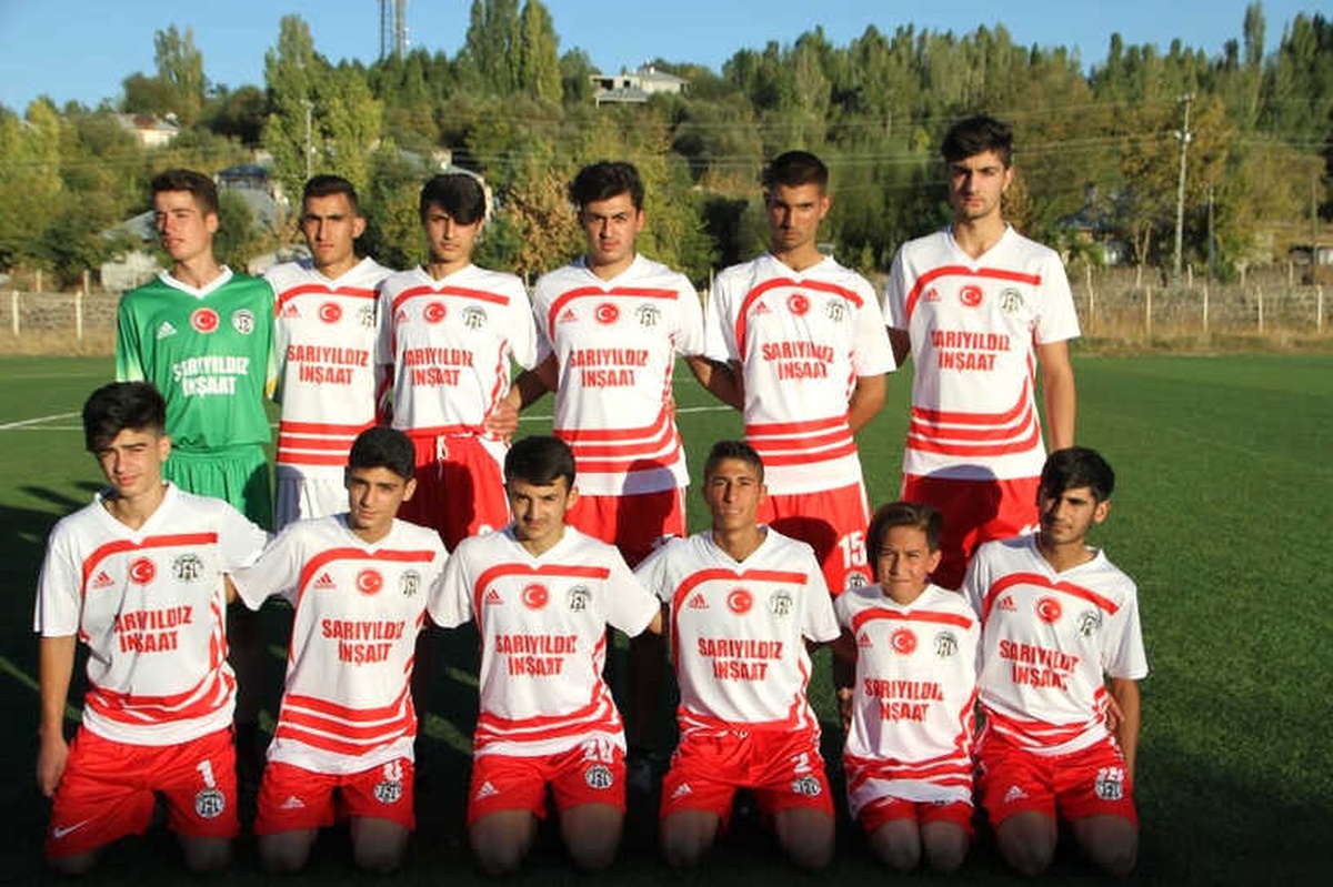 Malazgirtli İş Adamından Sporculara Malzeme Desteği