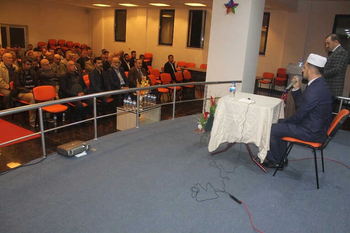 Müftü Topcan Manyas\'ta Konferans Verdi