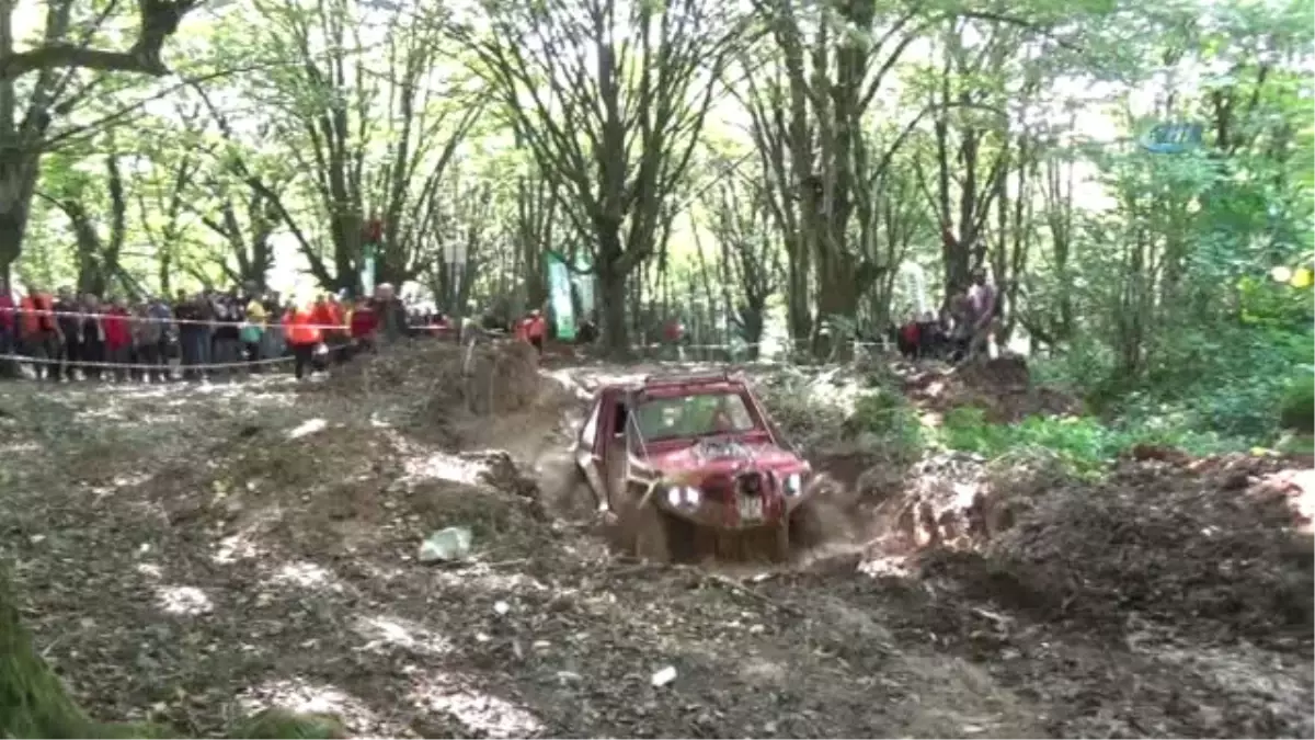 Off-Roadçıların Çamurla Mücadelesi Nefesleri Kesti