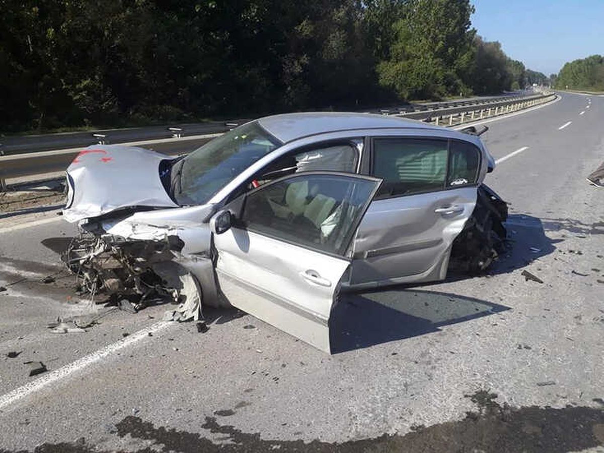 Sakarya\'da Trafik Kazası: 3 Yaralı
