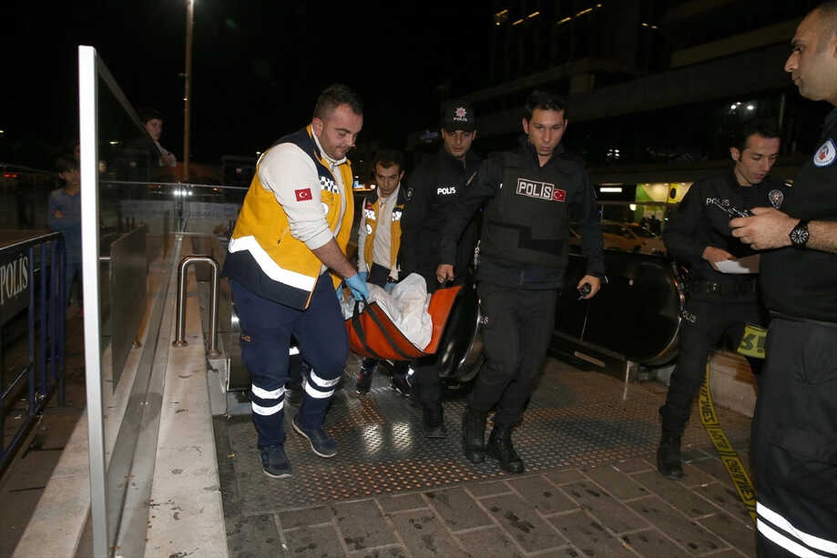 Taksim Meydanı\'nda Erkek Cesedi Bulundu
