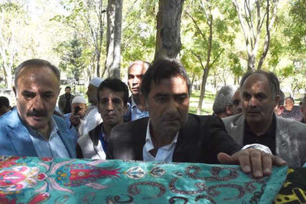 Ünal Karaman\'ın Annesi, Son Yolculuğuna Uğurlandı