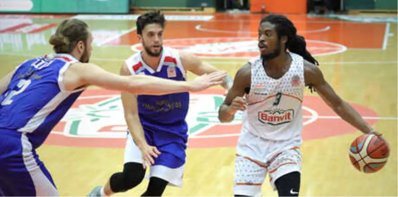 Banvit - Arel Üniversitesi Büyükçekmece Basketbol: 59-81