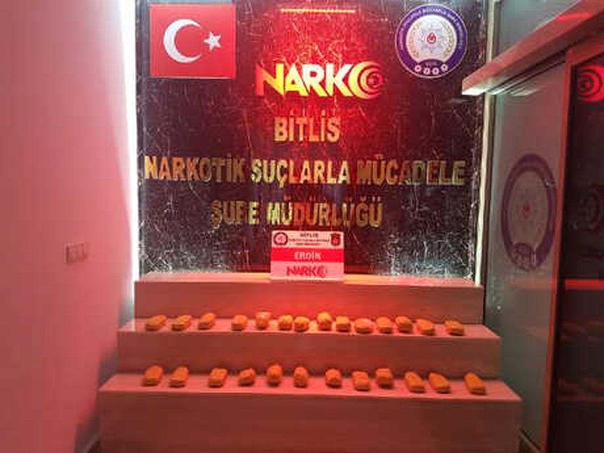 Bitlis\'te Otomobilden 13 Kilo Eroin Çıktı