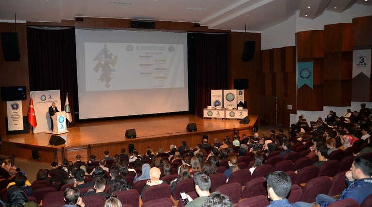 Diplomasi ve Savaş Uludağ Üniversitesi\'nde Tartışılıyor
