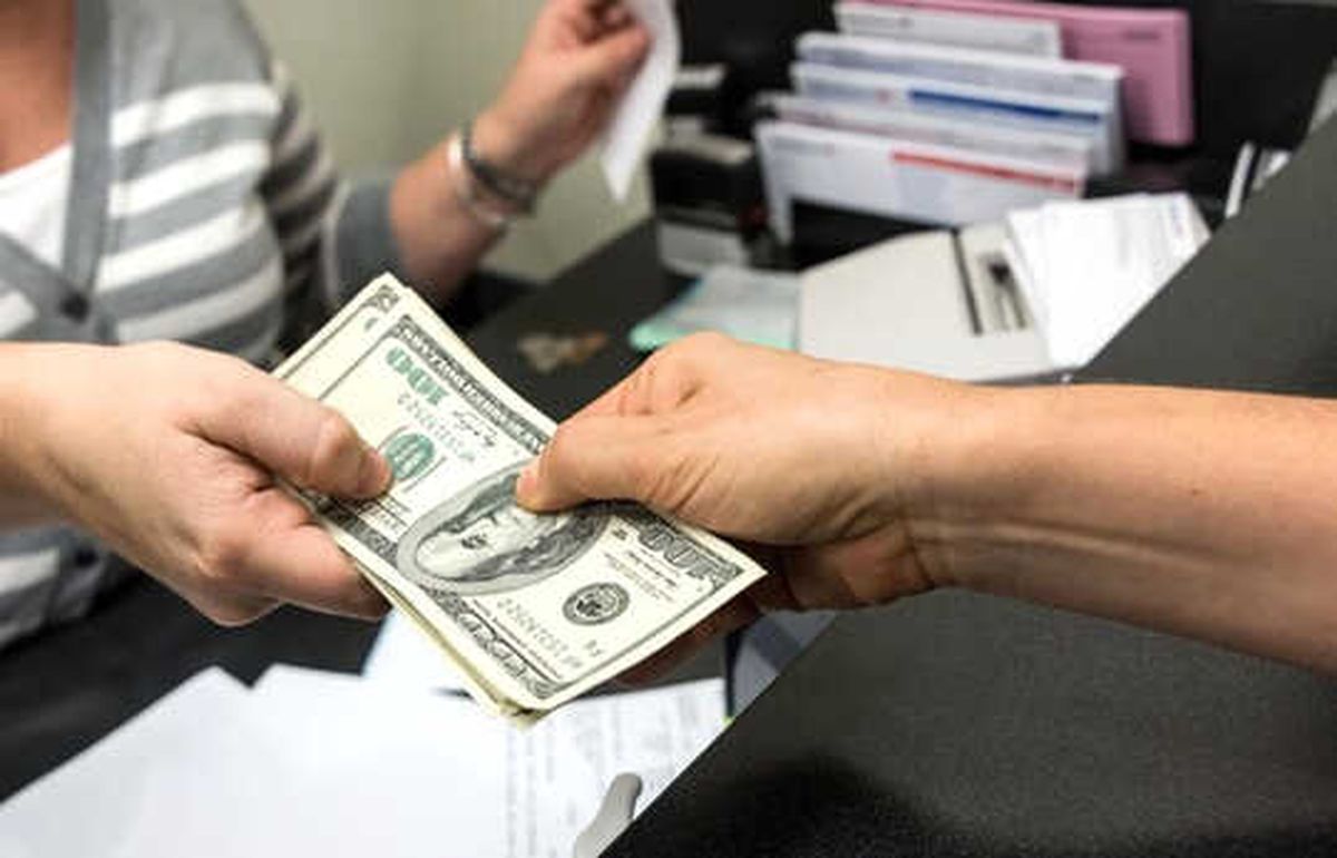 Dolar/tl Dar Bantta Dalgalandı