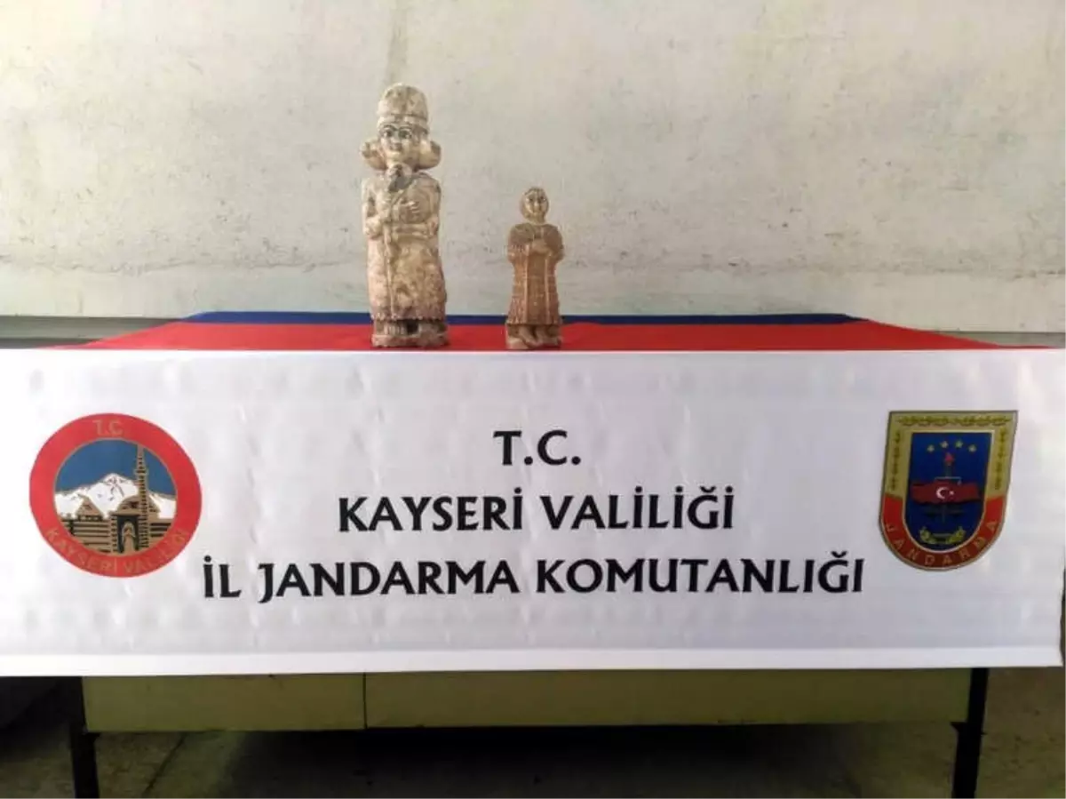 Jandarmadan 6 Milyon TL\'lik Tarihi Eser Operasyonu