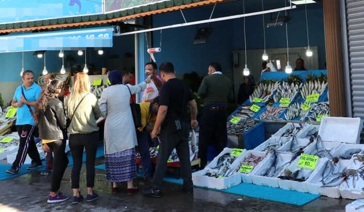 Kırıkkale\'de Balıkçılar Çarşısına Yoğun İlgi