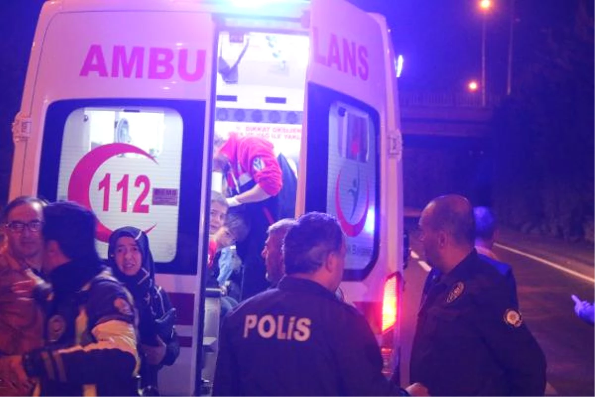 Kocaeli\'de 2 Trafik Kazasında 6 Kişi Yaralandı