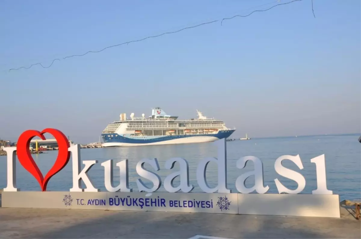 Kuşadası\'nda Kruvaziyer Turizmi