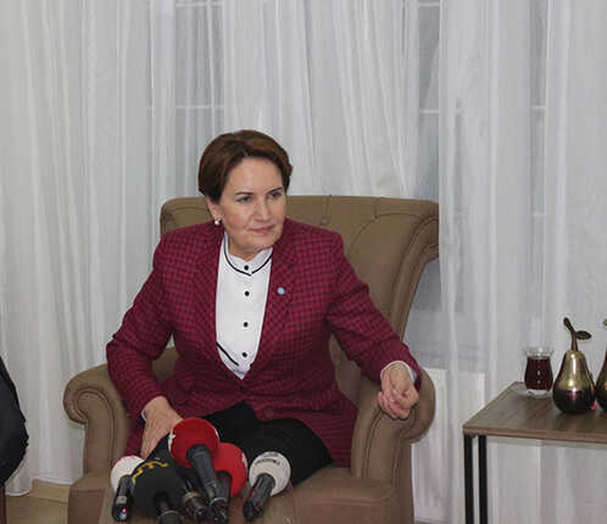 Meral Akşener\'in Evinin Önünde Kimliği Belirlenen 12 Şüpheli Yakalandı