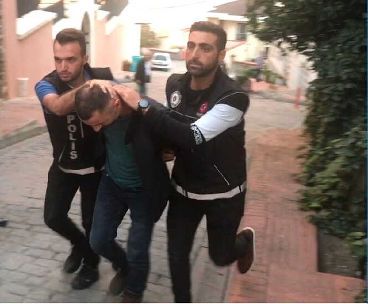 Ünlülere Uyuşturucu Satan Zehir Taciri, Sevgilisiyle Birlikte Yakalandı