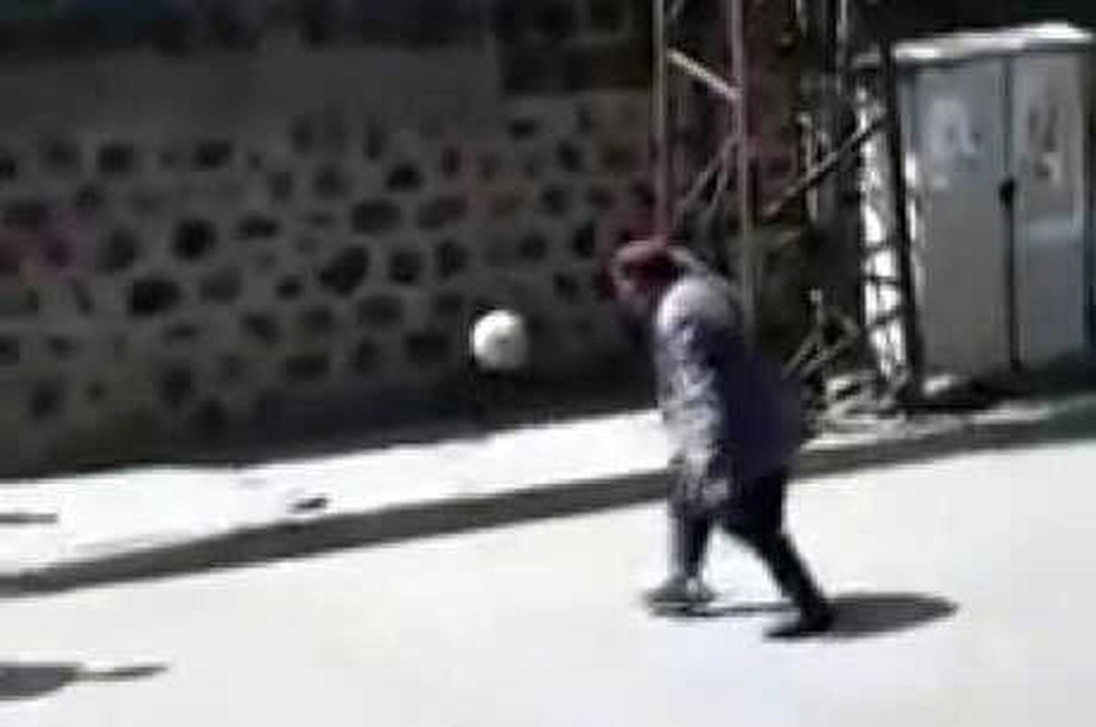 Siverek\'te Yaşlı Adamın Topla İmtihanı Gülümsetti