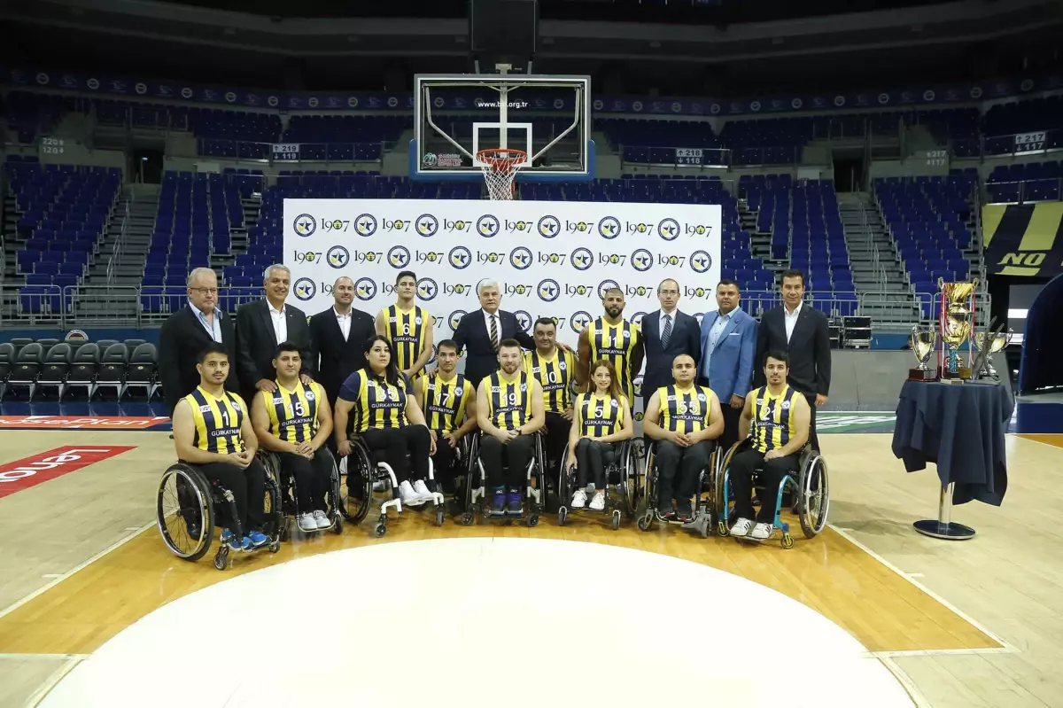 1907 Fenerbahçe Derneği\'nden, Engelli Yıldızlar Spor Kulübü\'ne Destek!