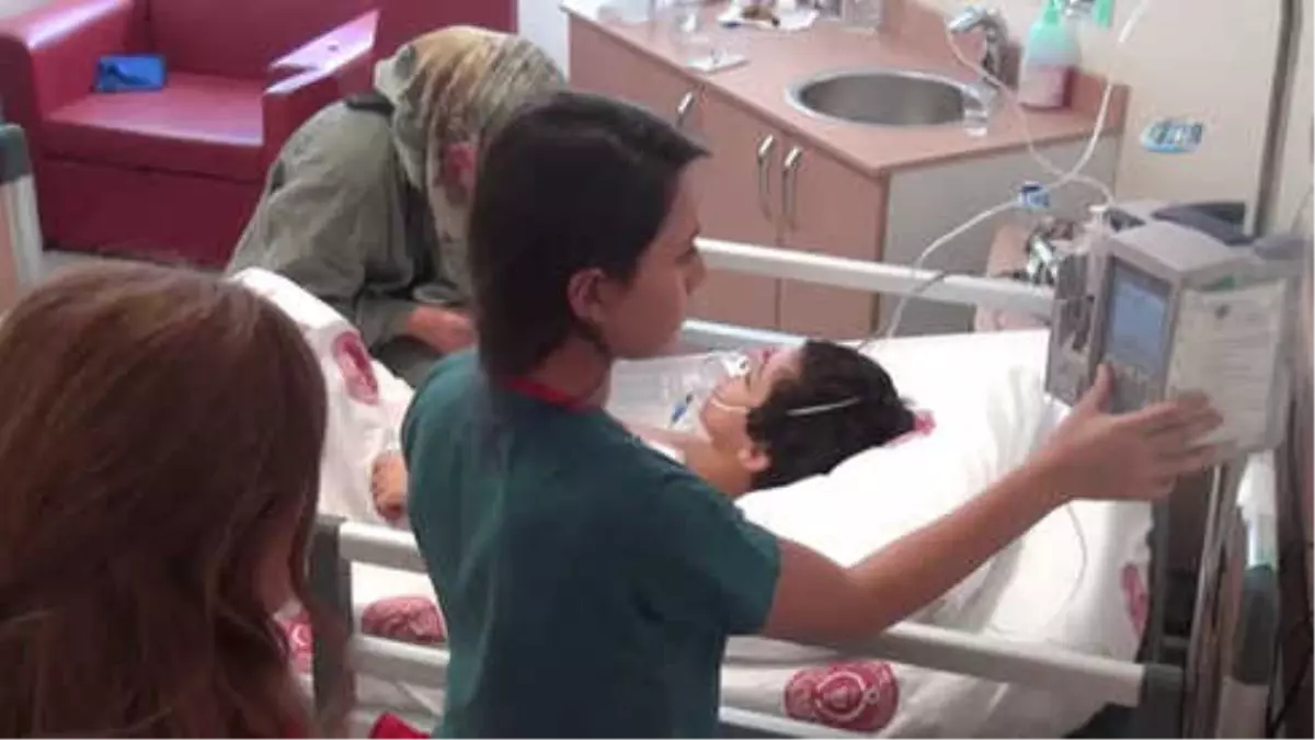 Arda\'nın Vücudundan 20 Milimetrelik Serseri Kurşun Çıkarıldı