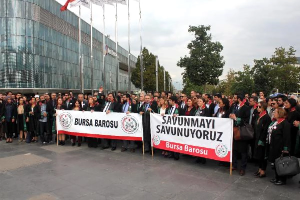 Bursa\'da Avukatlardan Protesto