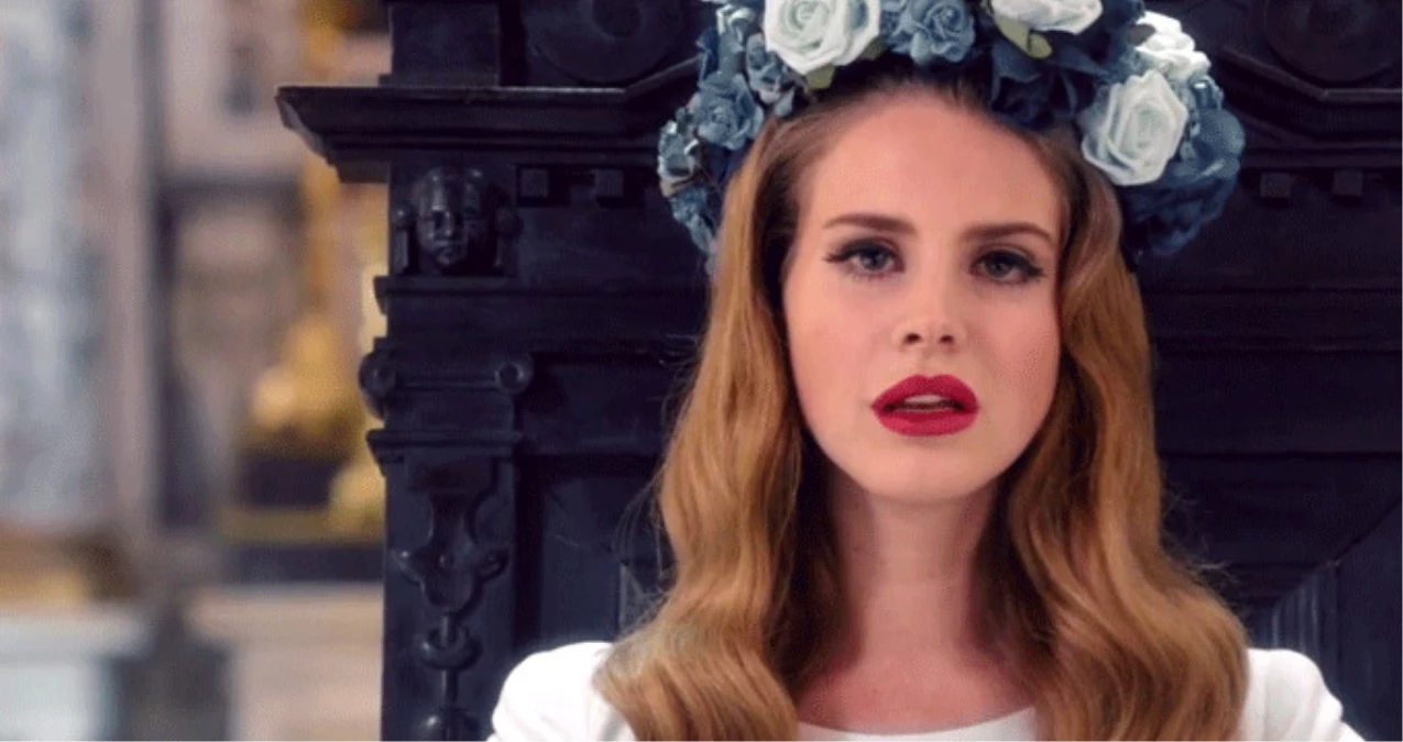 Dünyaca Ünlü Şarkıcı Lana Del Rey, Türk Hayranına Küfür Etti