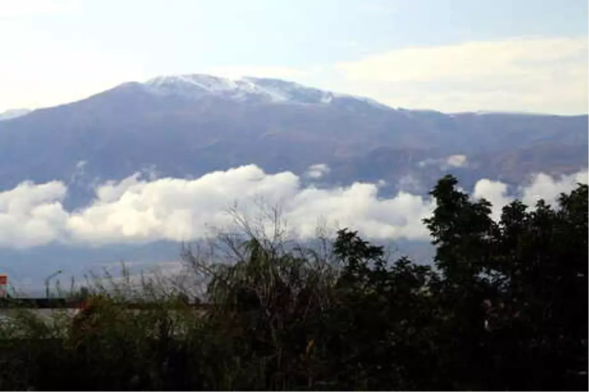 Erzincan\'ın Yüksekleri Beyaza Büründü