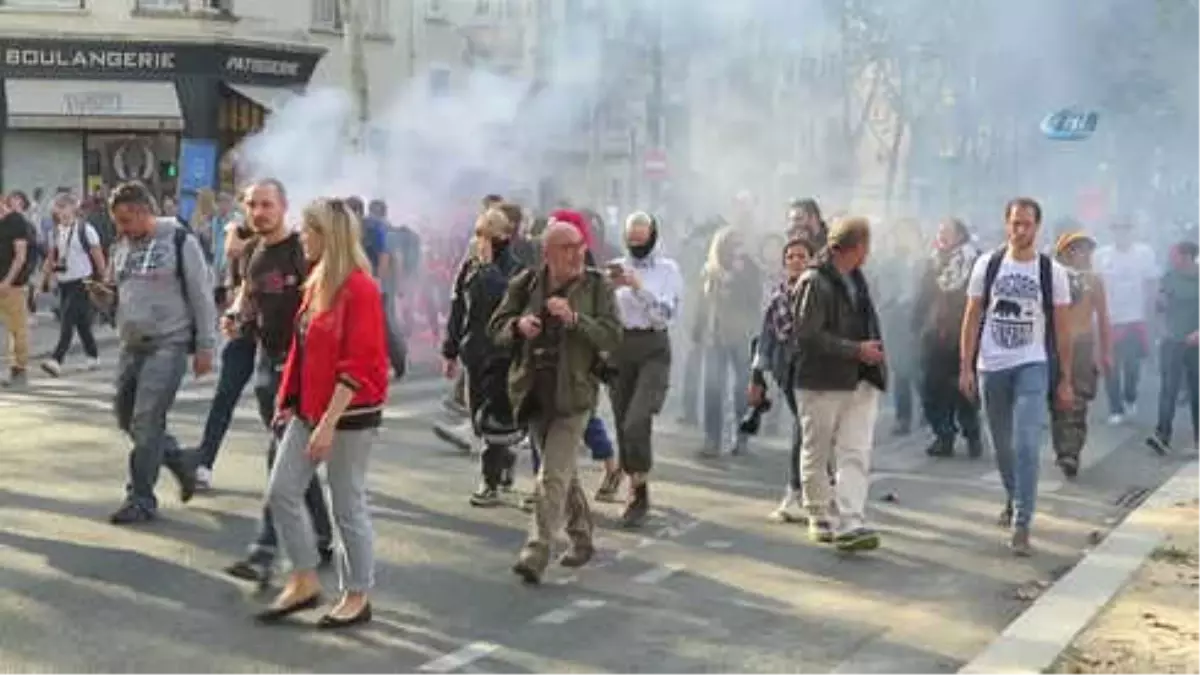 Fransa\'da Hükümetin Sosyal Politikası Protesto Edildi