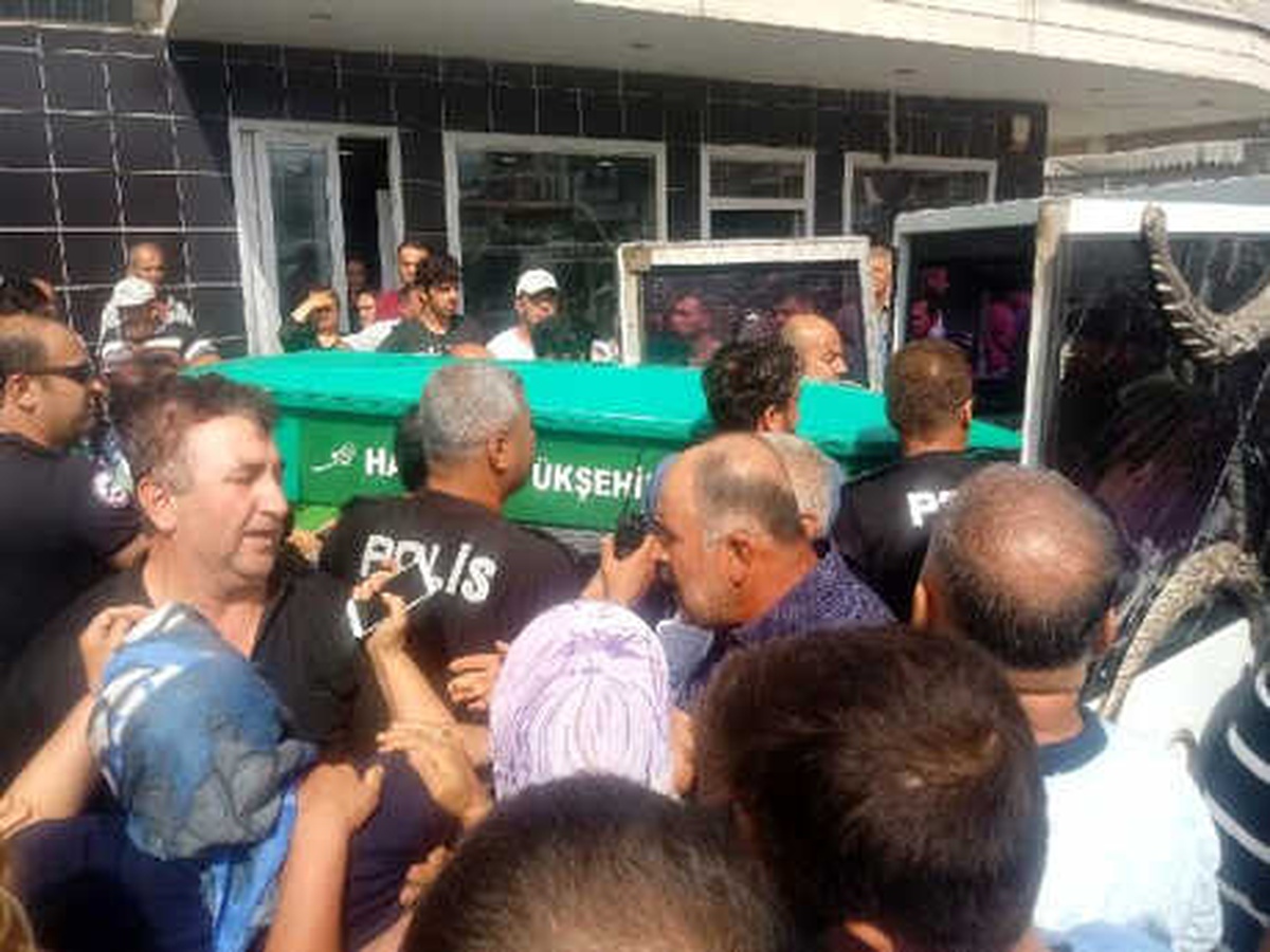 İnşaattan Düşen İşçi Öldü, Yakınları Sinir Krizi Geçirdi