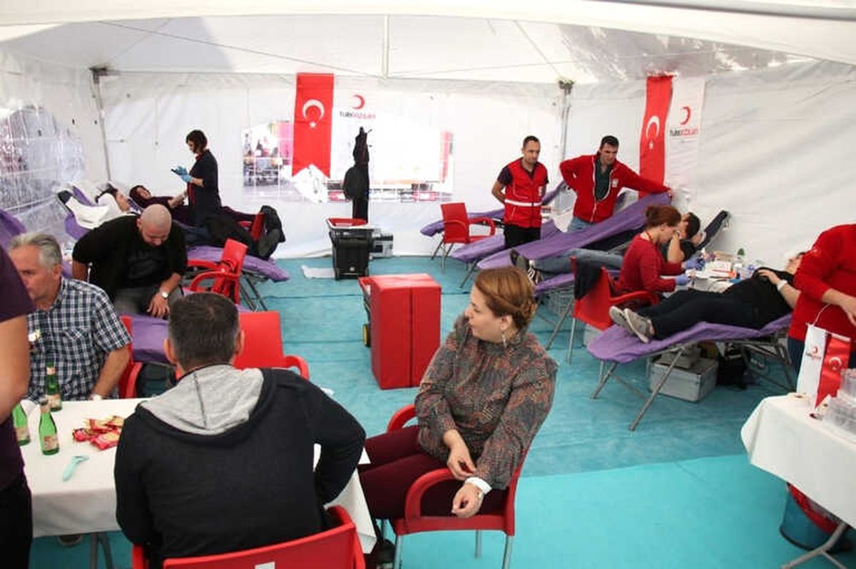 Minik Kalplerden Kızılay\'a Tam Destek